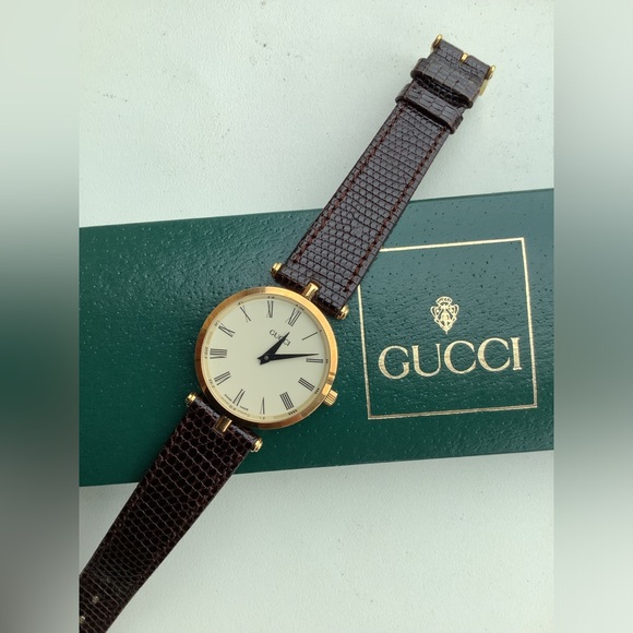 Authentic GUCCI watch UNISEX ❤️💚 - Picture 4 of 14